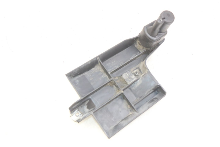 photo de UNTERE HECKVERKLEIDUNGSECKE APRILIA SCARABEO 100 (2003 - 2012) - Zoom auf Gebrauchszustand