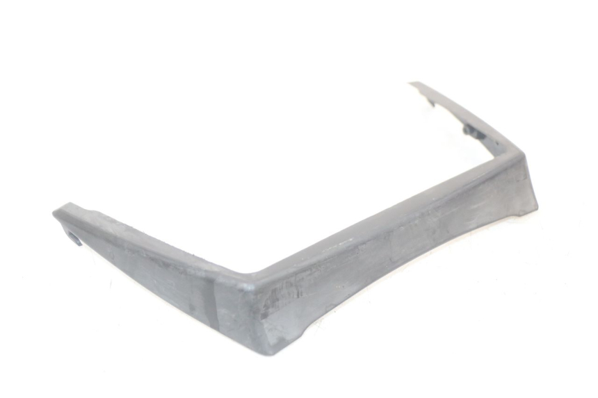 photo de VERKLEIDUNG HINTEN MITTE UNTER SUZUKI GS F 500 (2004 - 2007) - Hauptansicht