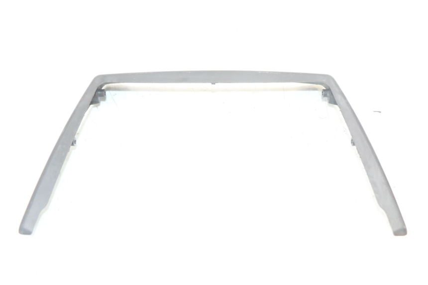 photo de VERKLEIDUNG HINTEN MITTE UNTER SUZUKI GS F 500 (2004 - 2007) - Technische Nahaufnahme