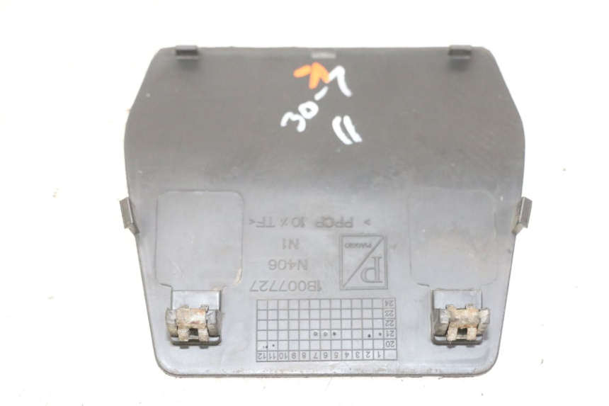 photo de UNTERE HINTERE VERKLEIDUNGSVERBINDUNG APRILIA SXR 50 (2021 - 2023) - Alternative Perspektive