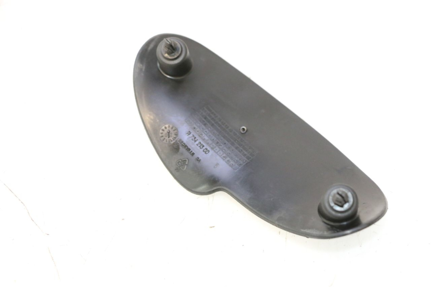 photo de VERKLEIDUNG HINTEN MITTE UNTER PEUGEOT TREKKER 50 (1995 - 2004) - Zoom auf Gebrauchszustand