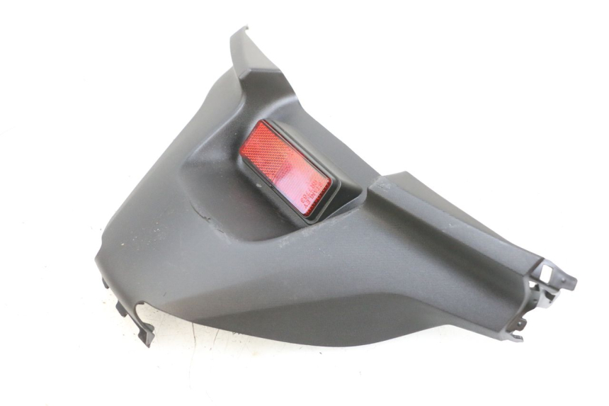 photo de VERKLEIDUNG HINTEN MITTE UNTER YAMAHA TRICITY 300 (2020 - 2024) - Zoom auf Gebrauchszustand