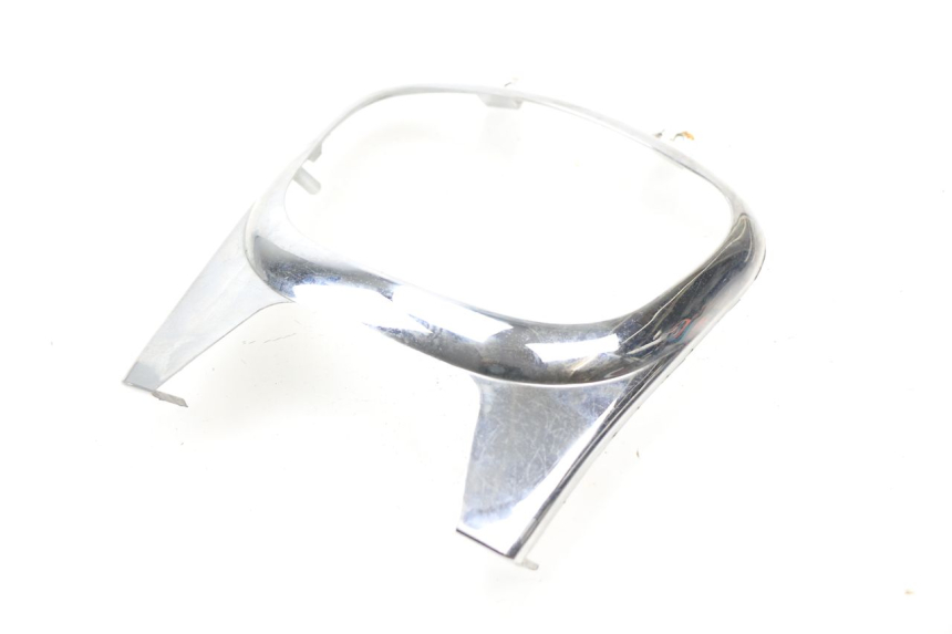 photo de VERKLEIDUNG HINTEN MITTE UNTER RAZZO VENICE 50 (2009 - 2014) - Detailansicht des Bauteils