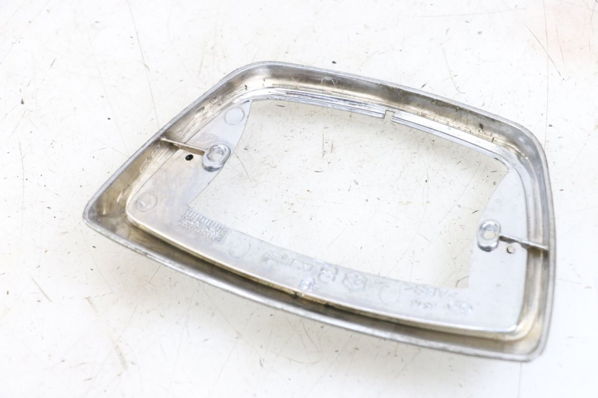 photo de VERKLEIDUNG HINTEN MITTE UNTER PIAGGIO VESPA LX 2T 50 (2005 - 2013) - Alternative Perspektive