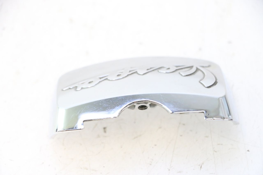 photo de VERKLEIDUNG HINTEN MITTE UNTER PIAGGIO VESPA LX 2T 50 (2005 - 2013) - Alternative Perspektive