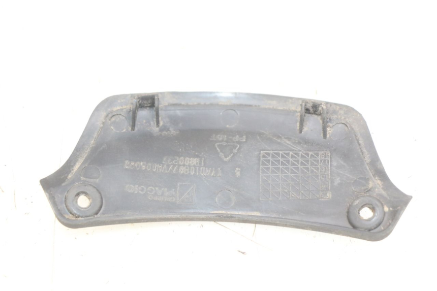 photo de UNTERE HECKVERKLEIDUNGSECKE PIAGGIO VESPA PRIMAVERA 2T 50 (2013 - 2018) - Zoom auf Gebrauchszustand