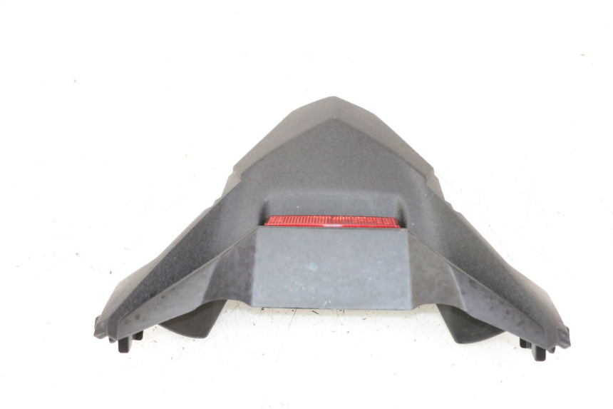 photo de VERKLEIDUNG HINTEN MITTE UNTER YAMAHA XMAX X-MAX 125 (2021 - 2025) - Detailansicht des Bauteils