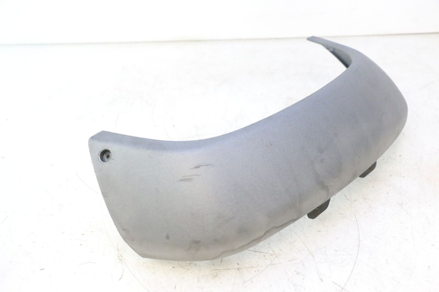 photo de VERKLEIDUNG HINTEN MITTE UNTER PIAGGIO X9 AMALFI 180 (2000 - 2003) - Zoom auf Gebrauchszustand