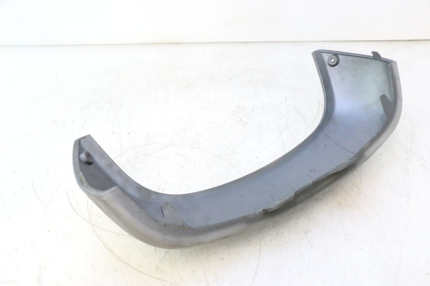 photo de VERKLEIDUNG HINTEN MITTE UNTER PIAGGIO X9 AMALFI 180 (2000 - 2003) - Details der Befestigungspunkte