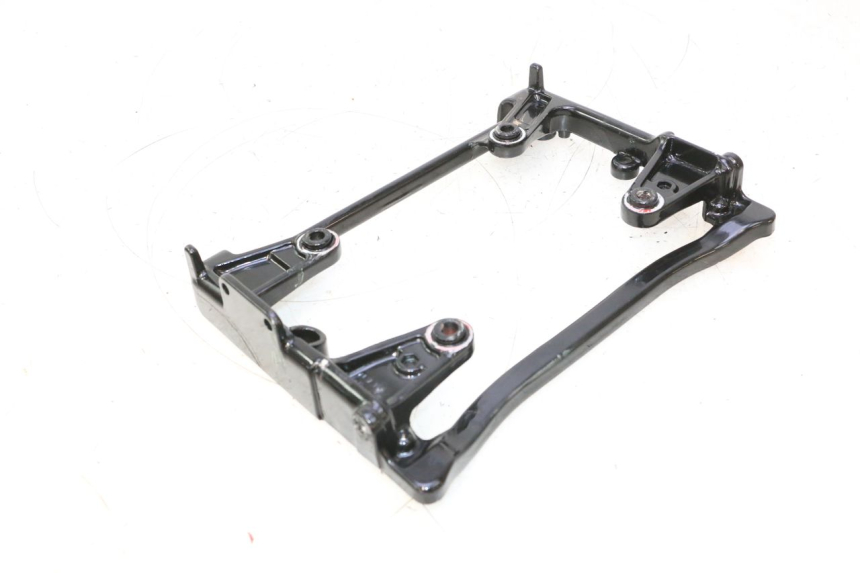 photo de VERKLEIDUNG HINTEN MITTE UNTER HONDA XRV AFRICA TWIN 750 (1990 - 1992) - Alternative Perspektive