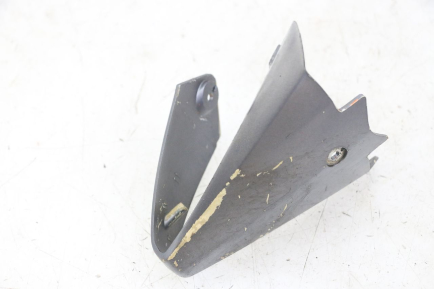 photo de VERKLEIDUNG HINTEN MITTE PEUGEOT JET FORCE CARBU 50 (2003 - 2016) - Technische Nahaufnahme