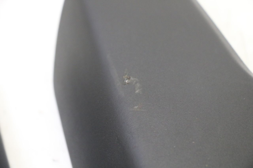 photo de HECKVERKLEIDUNG VERBINDUNG PEUGEOT KISBEE 4T 50 (2018 - 2022) - Zoom auf Gebrauchszustand