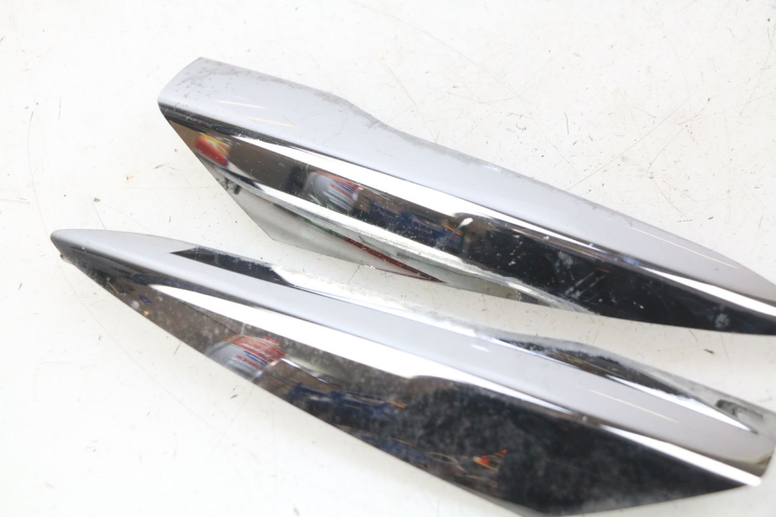 photo de HECKVERKLEIDUNG VERBINDUNG PIAGGIO LIBERTY IGET 4T 50 (2015 - 2020) - Detailansicht des Bauteils