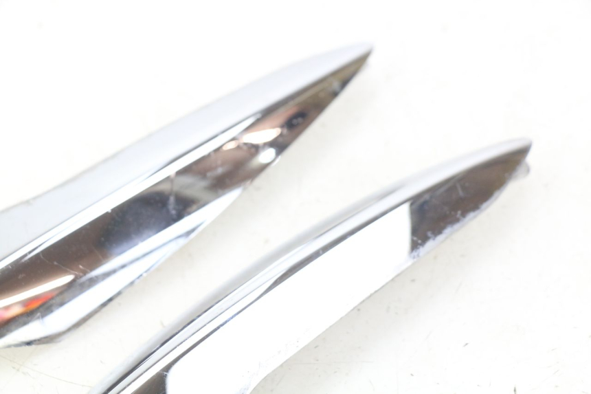 photo de HECKVERKLEIDUNG VERBINDUNG PIAGGIO LIBERTY IGET 4T 50 (2015 - 2020) - Details der Befestigungspunkte