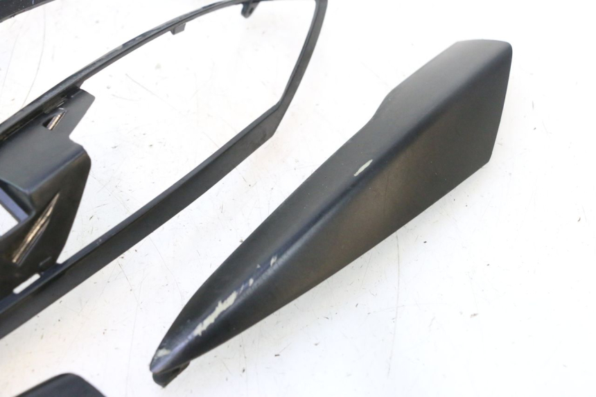 photo de VERKLEIDUNG HINTEN MITTE PIAGGIO LIBERTY IGET 4T 50 (2021 - 2025) - Zoom auf Gebrauchszustand
