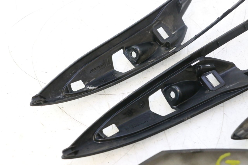 photo de VERKLEIDUNG HINTEN MITTE PIAGGIO LIBERTY IGET 4T 50 (2021 - 2025) - Geprüftes Gebrauchtteil