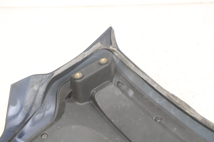 photo de HECKVERKLEIDUNG VERBINDUNG PIAGGIO MP3 LT 400 (2007 - 2012) - Detailansicht des Bauteils