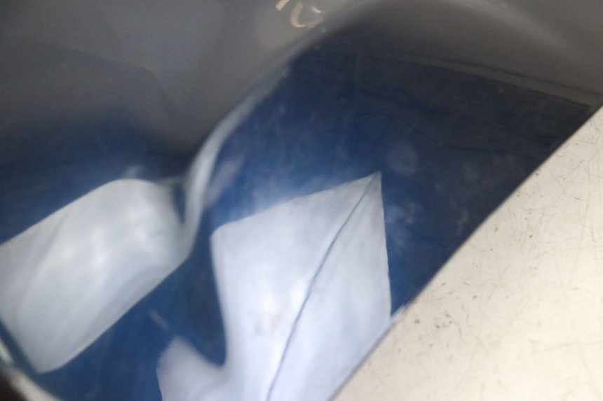 photo de VERKLEIDUNG HINTEN MITTE PIAGGIO MP3 LT 300 (2010 - 2016) - Details der Befestigungspunkte