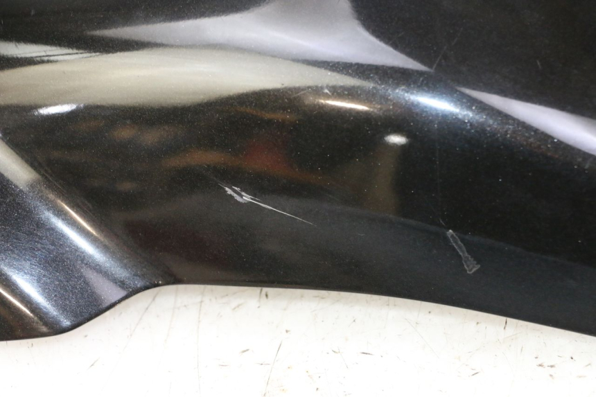 photo de HECKVERKLEIDUNG VERBINDUNG PIAGGIO MP3 LT 300 (2010 - 2016) - Details der Befestigungspunkte