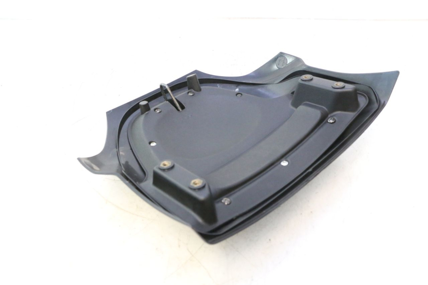 photo de HECKVERKLEIDUNG VERBINDUNG PIAGGIO MP3 125 (2006 - 2014) - Alternative Perspektive