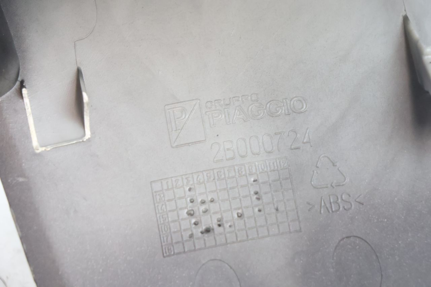 photo de VERKLEIDUNG HINTEN MITTE PIAGGIO MP3 500 (2016 - 2018) - Oberflächenzustand und Material