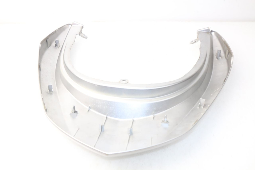 photo de VERKLEIDUNG HINTEN MITTE HONDA NSS EX FORZA 250 (2005 - 2013) - Details der Befestigungspunkte