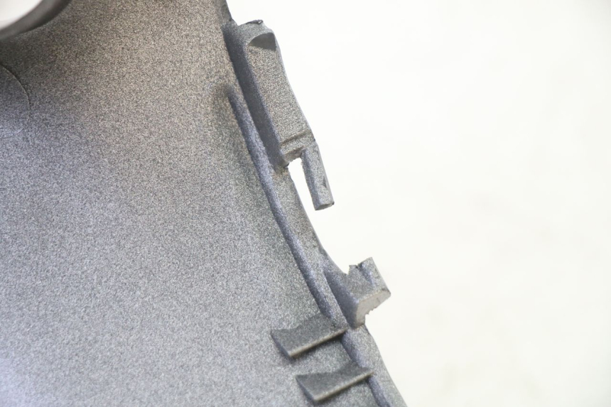 photo de VERKLEIDUNG HINTEN MITTE HONDA NTV DEAUVILLE 650 (2001 - 2006) - Details der Befestigungspunkte