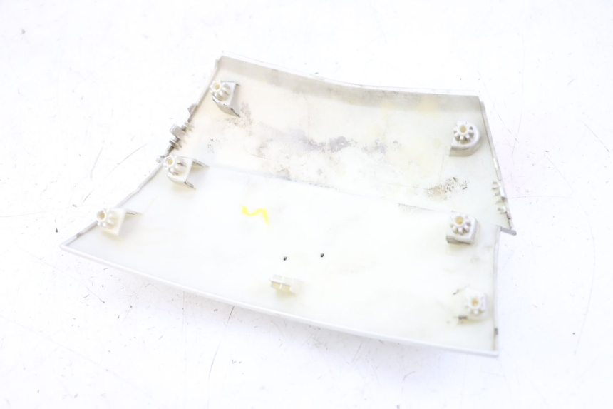 photo de HECKVERKLEIDUNG VERBINDUNG PEUGEOT CITYSTAR 125 (2011 - 2017) - Detailansicht des Bauteils