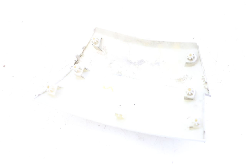 photo de HECKVERKLEIDUNG VERBINDUNG PEUGEOT CITYSTAR 125 (2011 - 2017) - Details der Befestigungspunkte