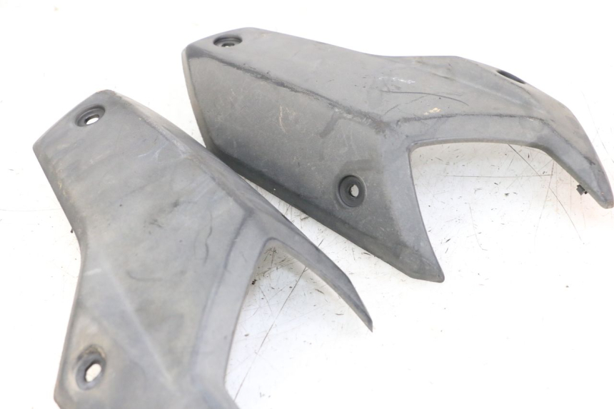 photo de HECKVERKLEIDUNG VERBINDUNG PEUGEOT KISBEE 4T 50 (2018 - 2022) - Zoom auf Gebrauchszustand