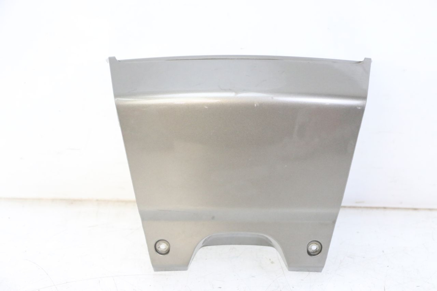 photo de VERKLEIDUNG HINTEN MITTE PEUGEOT SATELIS 125 (2013 - 2018) - Zoom auf Gebrauchszustand