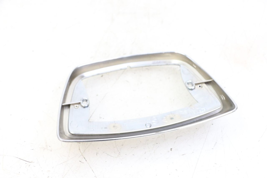 photo de VERKLEIDUNG HINTEN MITTE PIAGGIO VESPA LX IE 125 (2010 - 2012) - Alternative Perspektive