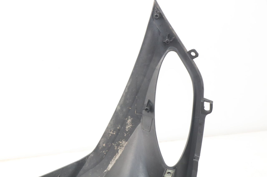 photo de VERKLEIDUNG HINTEN MITTE DAELIM S4 50 (2010 - 2015) - Detailansicht des Bauteils