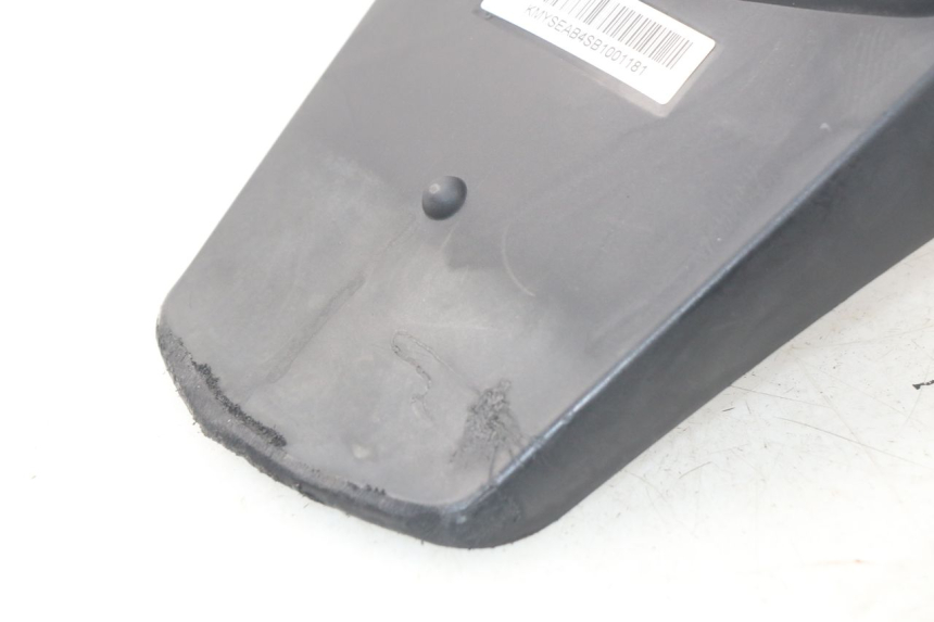 photo de VERKLEIDUNG HINTEN MITTE DAELIM S4 50 (2010 - 2015) - Oberflächenzustand und Material