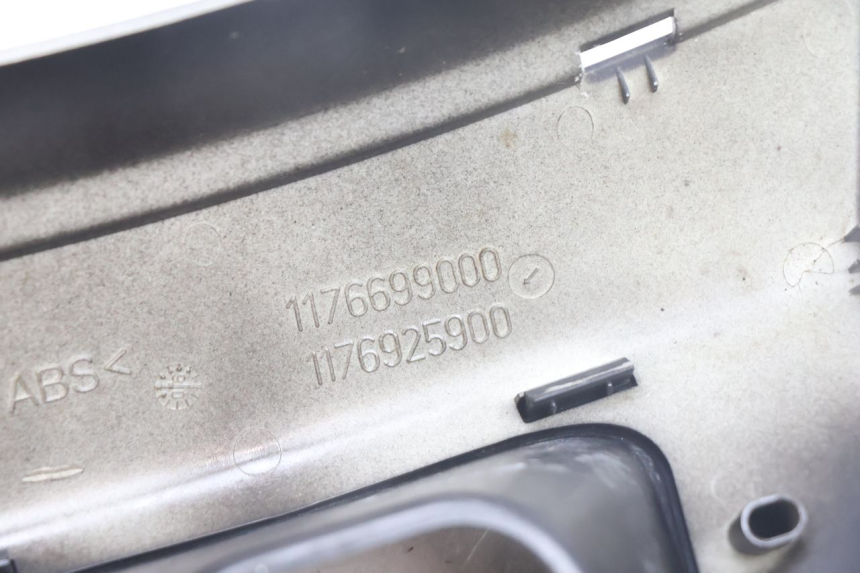 photo de HECKVERKLEIDUNG VERBINDUNG PEUGEOT SATELIS 125 (2006 - 2009) - Oberflächenzustand und Material