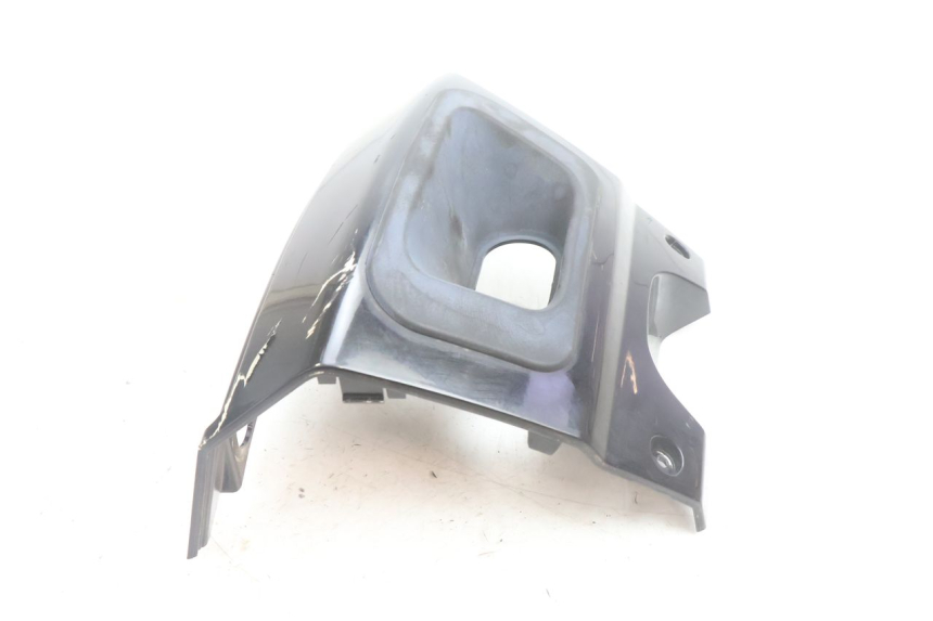 photo de HECKVERKLEIDUNG VERBINDUNG PEUGEOT SATELIS 125 (2006 - 2009) - Zoom auf Gebrauchszustand
