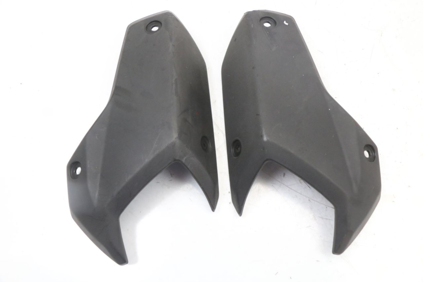 photo de VERKLEIDUNG HINTEN MITTE PEUGEOT STREETZONE 2T 50 (2014 - 2019) - Hauptansicht