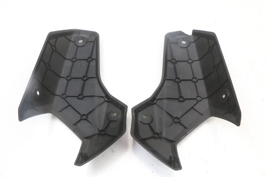 photo de VERKLEIDUNG HINTEN MITTE PEUGEOT STREETZONE 2T 50 (2014 - 2019) - Detailansicht des Bauteils