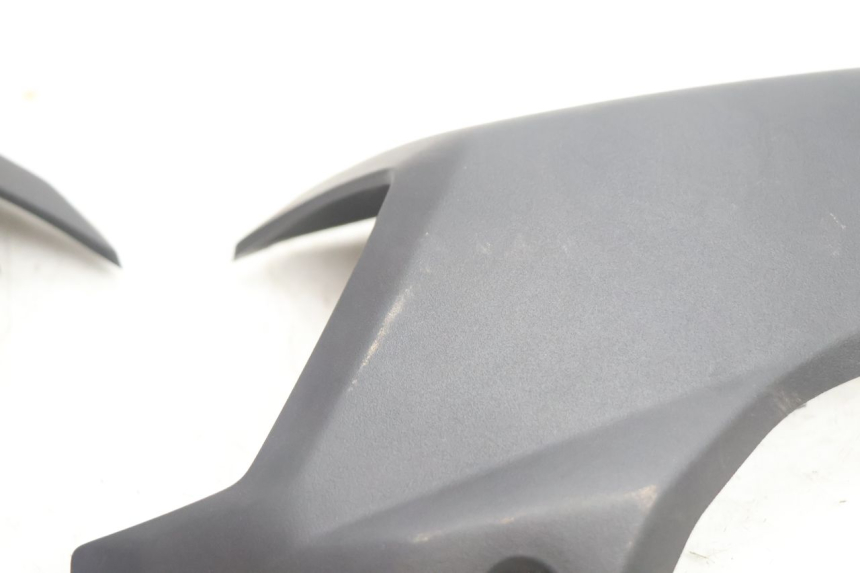 photo de VERKLEIDUNG HINTEN MITTE PEUGEOT STREETZONE NAKED 2T 50 (2014 - 2018) - Details der Befestigungspunkte