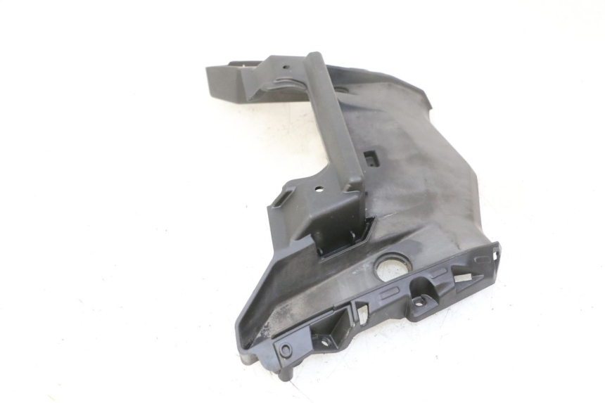 photo de VERKLEIDUNG HINTEN MITTE OBEN QUADRO 4 4D 350 (2015 - 2018) - Alternative Perspektive