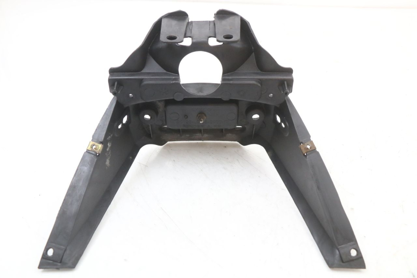 photo de VERKLEIDUNG HINTEN MITTE OBEN KYMCO AGILITY CARRY 50 (2011 - 2020) - Technische Nahaufnahme