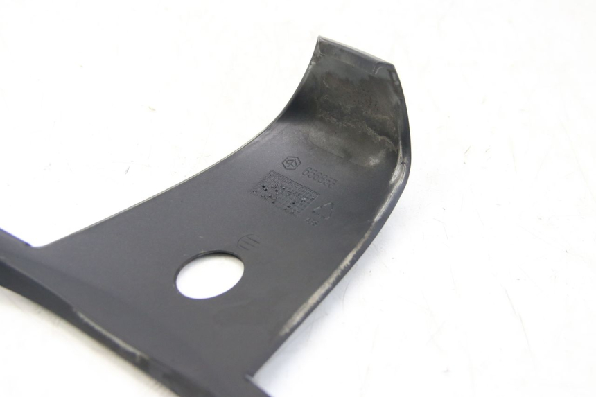 photo de OBERES HINTERES VERKLEIDUNGSTEILVERBINDER PIAGGIO BEVERLY 125 (2010 - 2015) - Alternative Perspektive