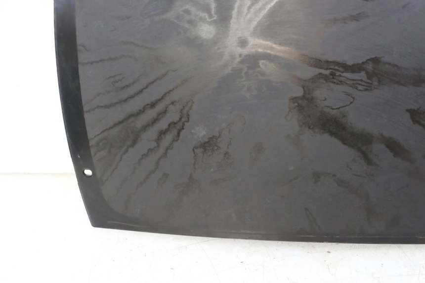 photo de VERKLEIDUNG HINTEN MITTE OBEN BMW C1 125 (2000 - 2003) - Details der Befestigungspunkte