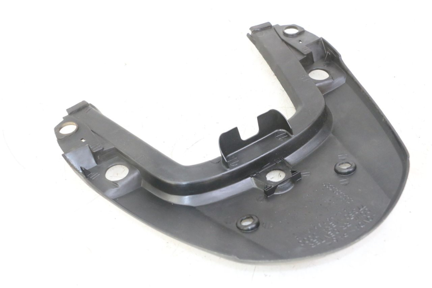 photo de VERKLEIDUNG HINTEN MITTE OBEN HONDA CBF 500 (2004 - 2007) - Zoom auf Gebrauchszustand