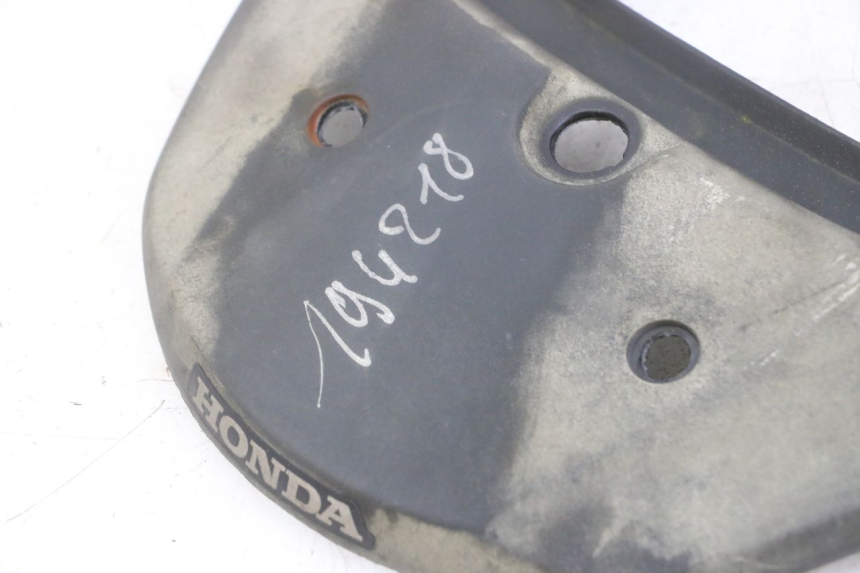 photo de VERKLEIDUNG HINTEN MITTE OBEN HONDA CBF 500 (2004 - 2007) - Details der Befestigungspunkte