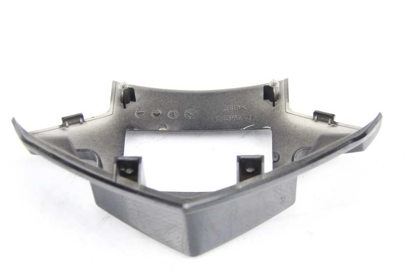 photo de VERKLEIDUNG HINTEN MITTE OBEN KYMCO DINK 4T 50 (2007 - 2018) - Zoom auf Gebrauchszustand