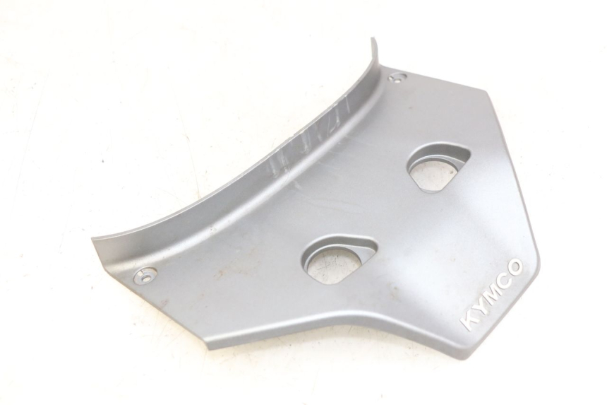 photo de OBERES HINTERES VERKLEIDUNGSTEILVERBINDER KYMCO DOWNTOWN ABS 125 (2015 - 2017) - Hauptansicht