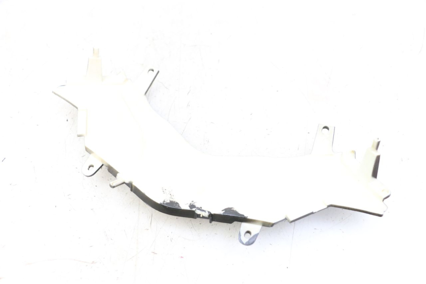 photo de VERKLEIDUNG HINTEN MITTE OBEN EBROH BRAVO GLE 1 (2020 - 2024) - Alternative Perspektive