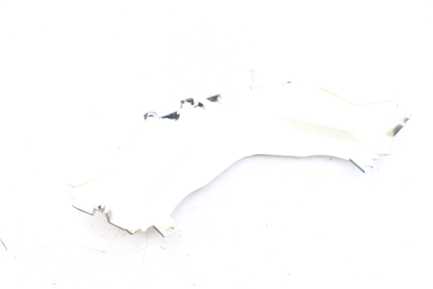 photo de VERKLEIDUNG HINTEN MITTE OBEN EBROH BRAVO GLE 1 (2020 - 2024) - Technische Nahaufnahme