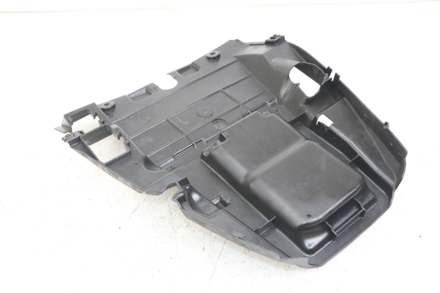 photo de VERKLEIDUNG HINTEN MITTE OBEN HONDA FJS SILVERWING SILVER WING 600 (2001 - 2010) - Detailansicht des Bauteils